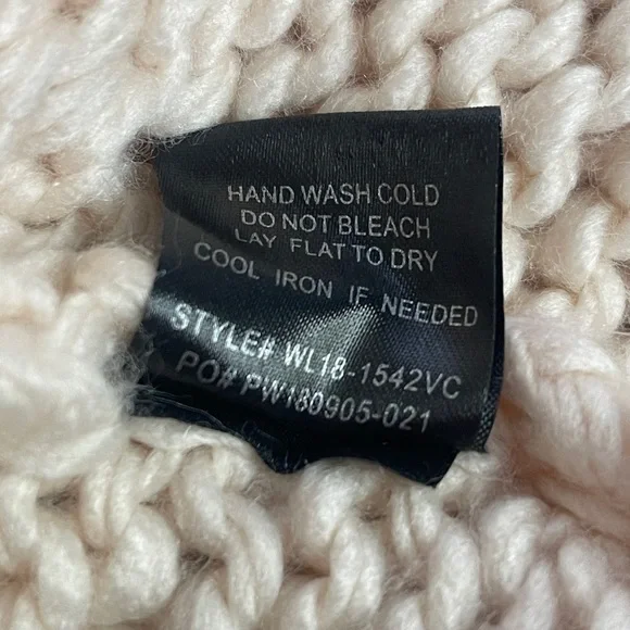 WISHLIST KNITTED CARDIGAN IN IVORY, cozy grandma core chic aesthetic Size M/L - Picture 6 of 8